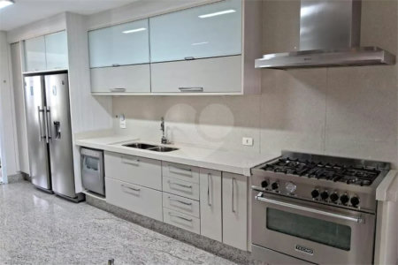 Apartamento à venda com 4 suítes em Vila Andrade, São Paulo, SP