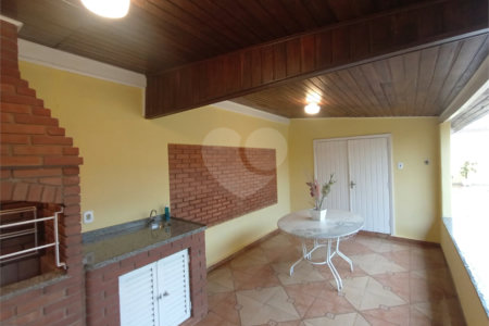 Casa à venda com 4 quartos, sendo 3 suítes,  no Centro, Itapetininga, SP