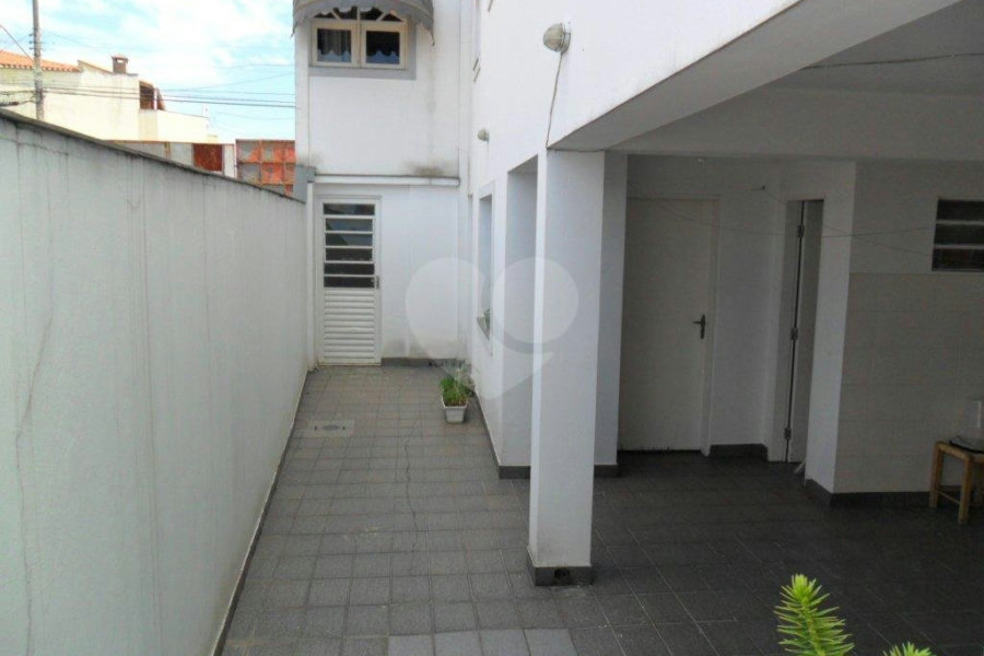 Sobrado à venda com 3 quartos, sendo 1 suíte, em Vila Romero, São Paulo, SP