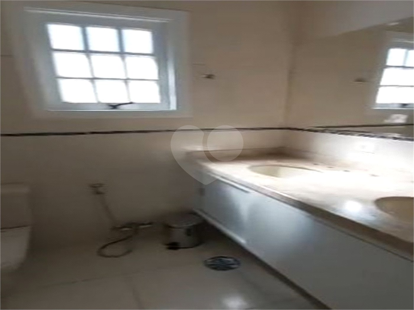 Casa à venda com 4 quartos, sendo 2 suítes,  no condomínio Res Jardim Itatinga, São Paulo - SP