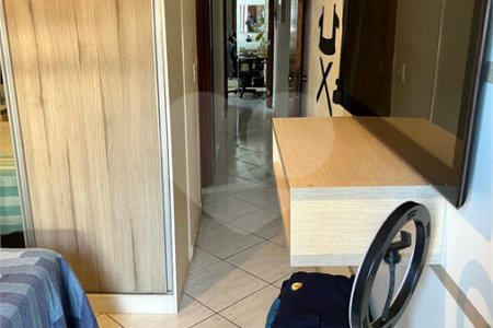 Casa à venda com 3 quartos, sendo 2 suítes, no condomínio Palmas, São Paulo - SP