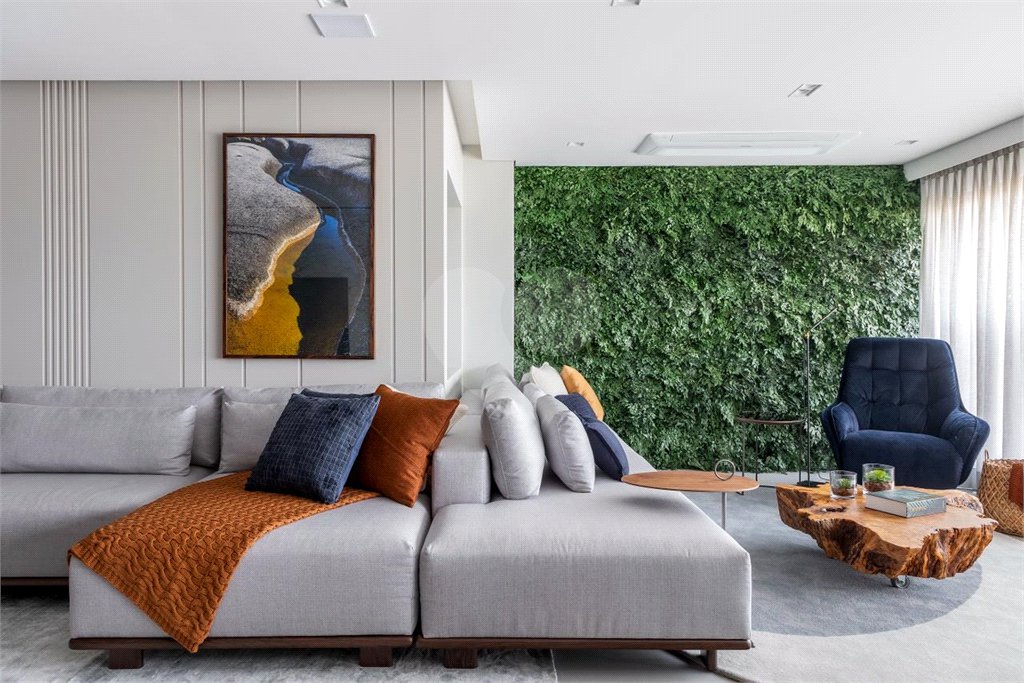 Apartamento à venda com 4 quartos, sendo 2 suítes,  em Vila Mariana, São Paulo, SP