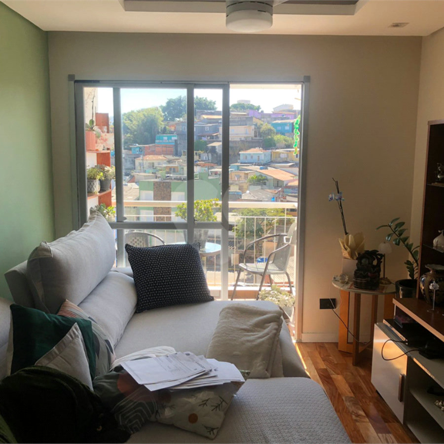 Apartamento à venda com 3 quartos, sendo 1 suíte, em Jardim Mariliza, São Paulo, SP