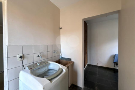 Casa à venda com 5 quartos, sendo 2 suítes,  em Jardim Maristela, Atibaia, SP