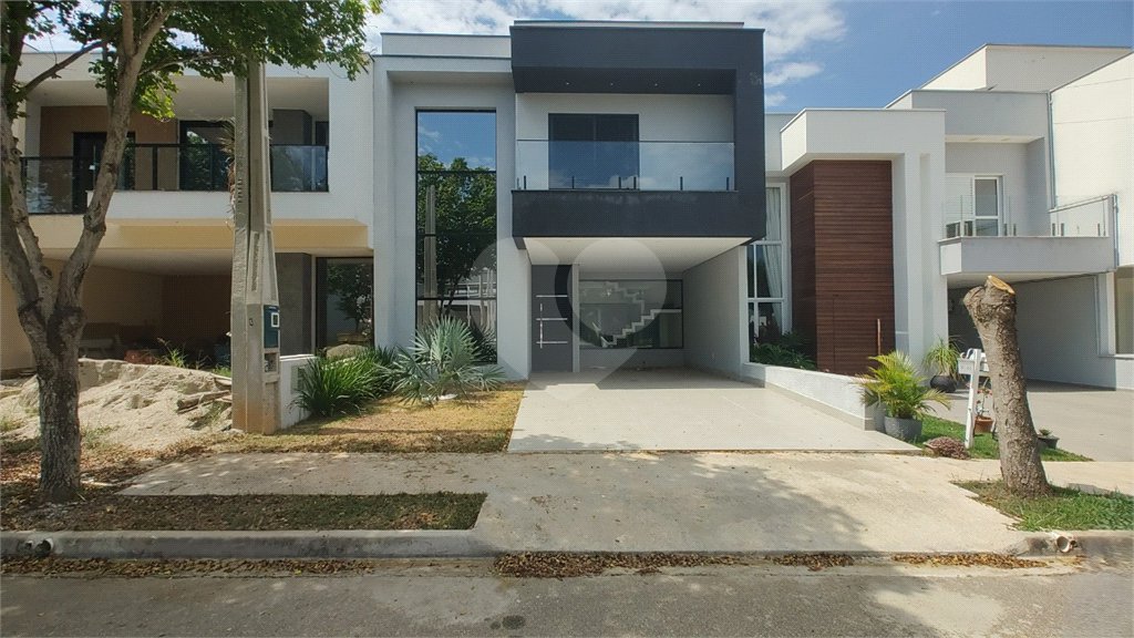 Casa à venda com 3 suítes no condomínio Terras de São Francisco, Sorocaba - SP