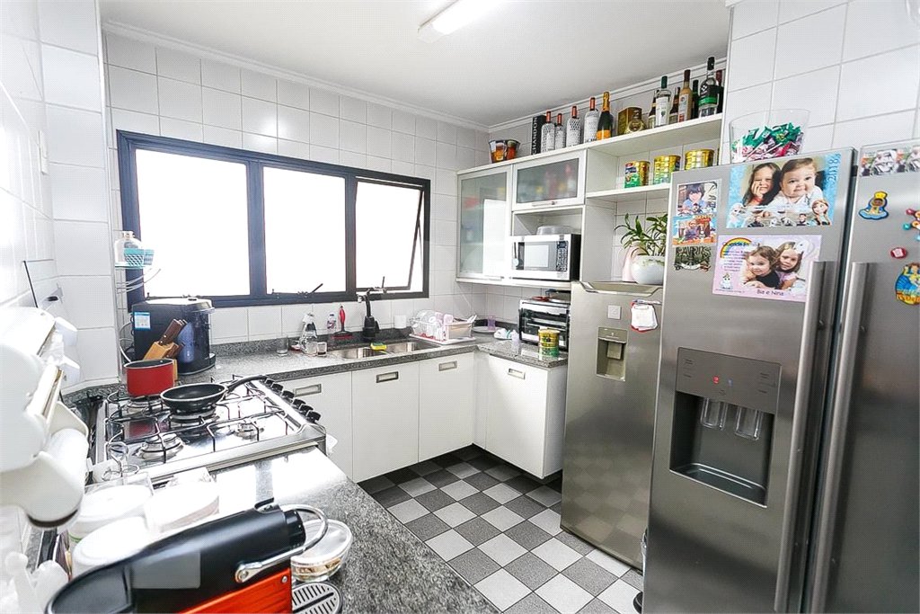 Apartamento à venda com 3 quartos, sendo 1 suíte,  em Paraíso do Morumbi, São Paulo, SP