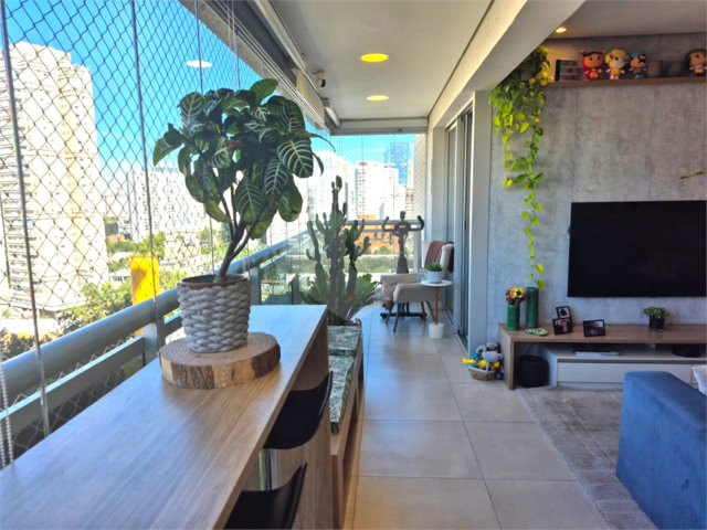 Apartamento à venda com 2 quartos, sendo 1 suíte,  em Chácara Santo Antônio, São Paulo, SP