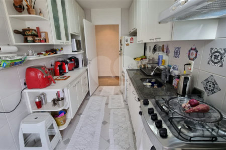 Apartamento à venda com 3 quartos, sendo 1 suíte, em Jardim Marajoara, São Paulo, SP