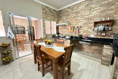 Casa a Venda no Jardim Melle em Vinhedo/SP