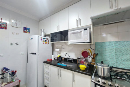 Casa à venda com 3 quartos, sendo 2 suítes,  em Jardim Lallo, São Paulo, SP