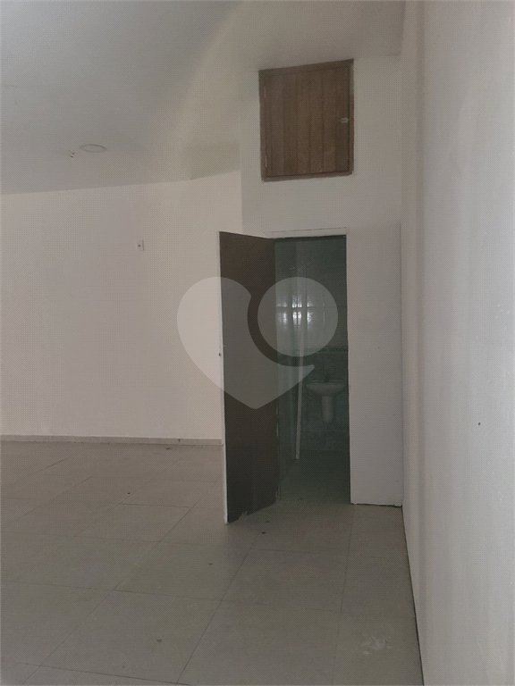 Salão para alugar em Vila Romanópolis, Ferraz de Vasconcelos, SP