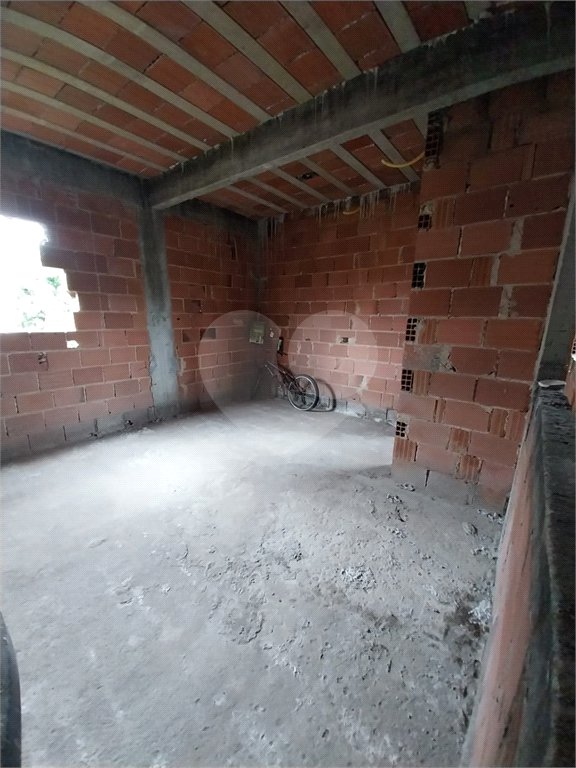 Casa à venda com 4 quartos, sendo 1 suíte, no condomínio Gramado do Mendanha, Rio de Janeiro - RJ