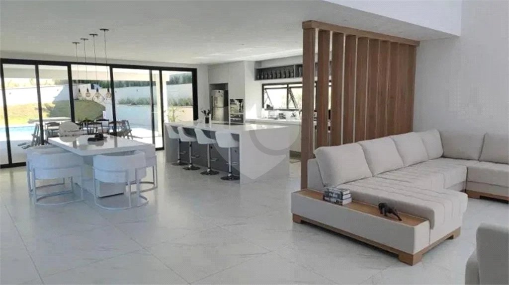 Casa à venda com 4 suítes no condomínio Fazenda Serra Azul, Itupeva - SP