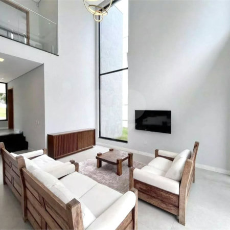 Casa à venda com 3 suítes no condomínio Ninho Verde II, Pardinho - SP