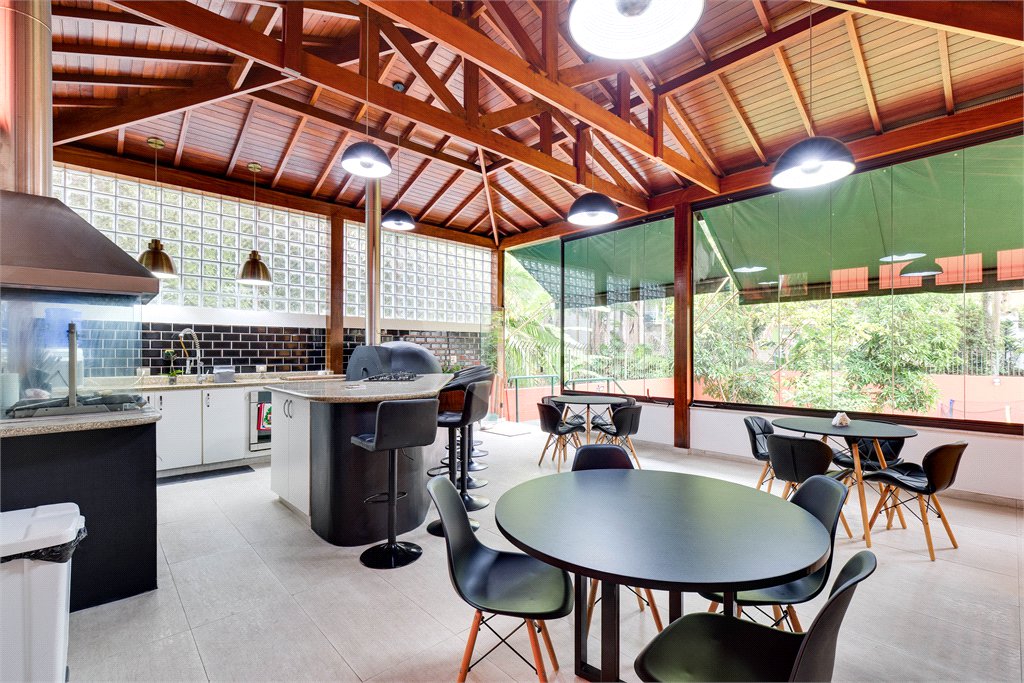 Casa à venda com 4 suítes em Chácara Monte Alegre, São Paulo, SP