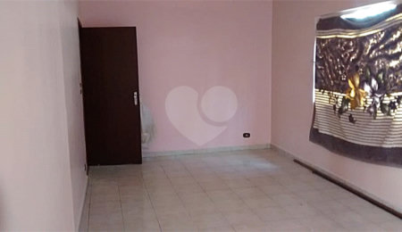 Sobrado à venda com 3 quartos, sendo 1 suíte, em Parque Vitória, São Paulo, SP