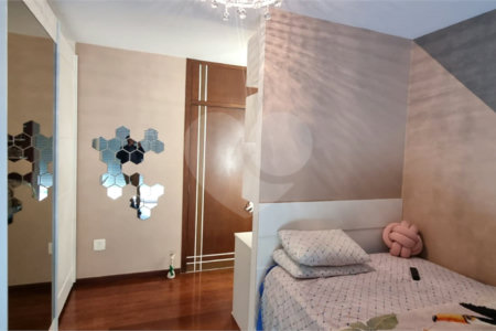 Casa à venda com 5 quartos, sendo 2 suítes, no condomínio Swiss Park, São Bernardo do Campo - SP