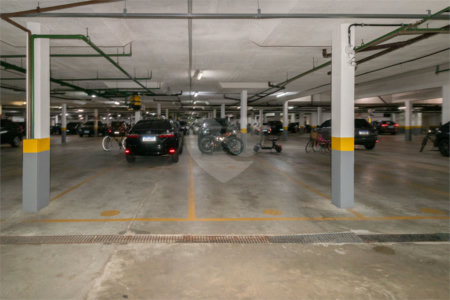 Apartamento à venda com 4 quartos, sendo 2 suítes,  em Alto de Pinheiros, São Paulo, SP