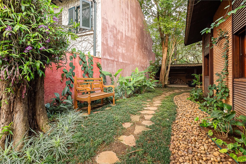 Casa Térrea à venda com 3 quartos, sendo 1 suíte,  em Alto da Boa Vista, São Paulo, SP