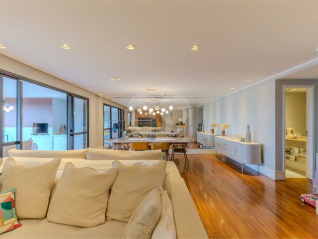 Apartamento à venda com 3 suítes em Chácara Santo Antônio, São Paulo, SP