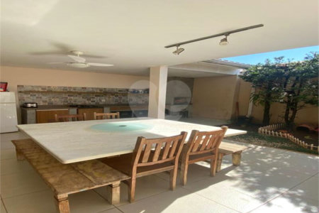 Casa à venda com 3 quartos, sendo 1 suíte, no condomínio Residencial Green Village, Indaiatuba - SP