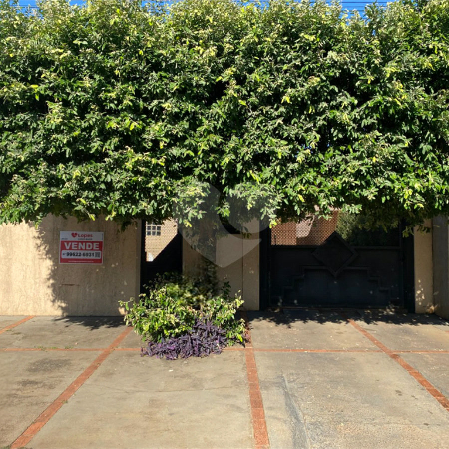 Casa à venda com 3 quartos, sendo 2 suítes, no Centro, Três Lagoas, MS