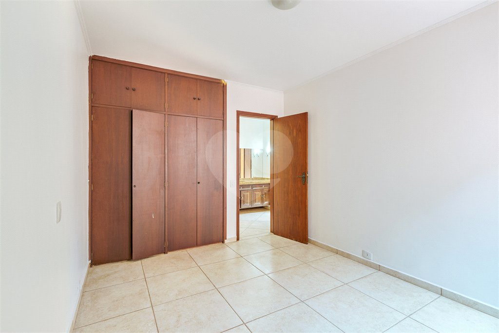 Casa à venda com 3 quartos, sendo 1 suíte,  em Granja Julieta, São Paulo, SP