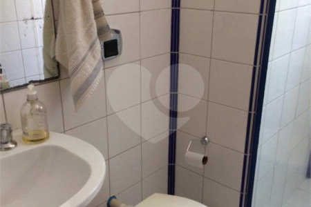 Sobrado à venda com 4 quartos, sendo 1 suíte, em Jardim Pinheiros, São Paulo, SP