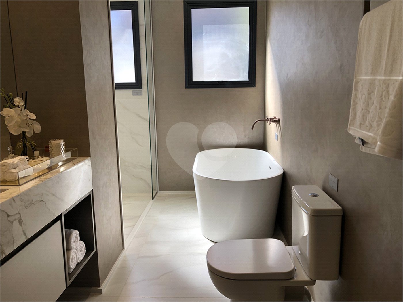 Apartamento à venda com 5 quartos, sendo 4 suítes, em Pinheiros, São Paulo, SP