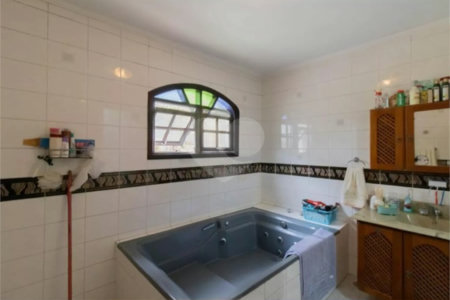 Casa à venda com 3 quartos, sendo 2 suítes,  em Jardim Santa Mena, Guarulhos, SP