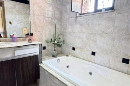 Casa à venda com 5 quartos, sendo 1 suíte, em Guaratiba, Rio de Janeiro, RJ