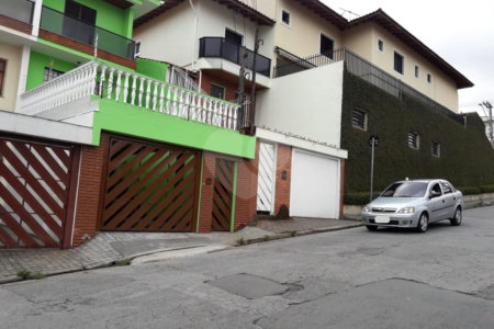 Sobrado à venda com 3 quartos, sendo 1 suíte,  em Vila Santa Terezinha (zona Norte), São Paulo, SP