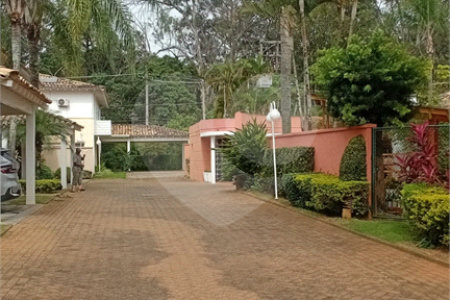 Casa à venda com 4 quartos, sendo 2 suítes, no condomínio Canamari, São Paulo - SP