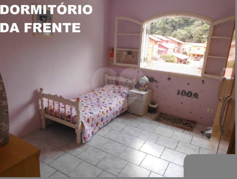 Sobrado à venda com 3 quartos, sendo 1 suíte, em Tremembé, São Paulo, SP