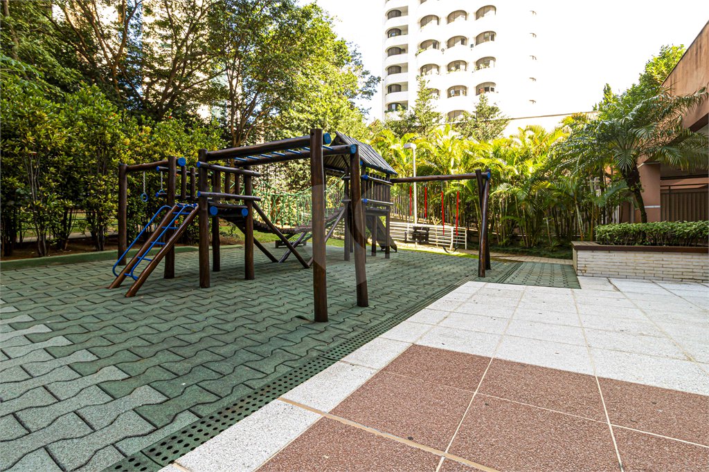 Apartamento à venda com 4 quartos, sendo 3 suítes,  em Real Parque, São Paulo, SP