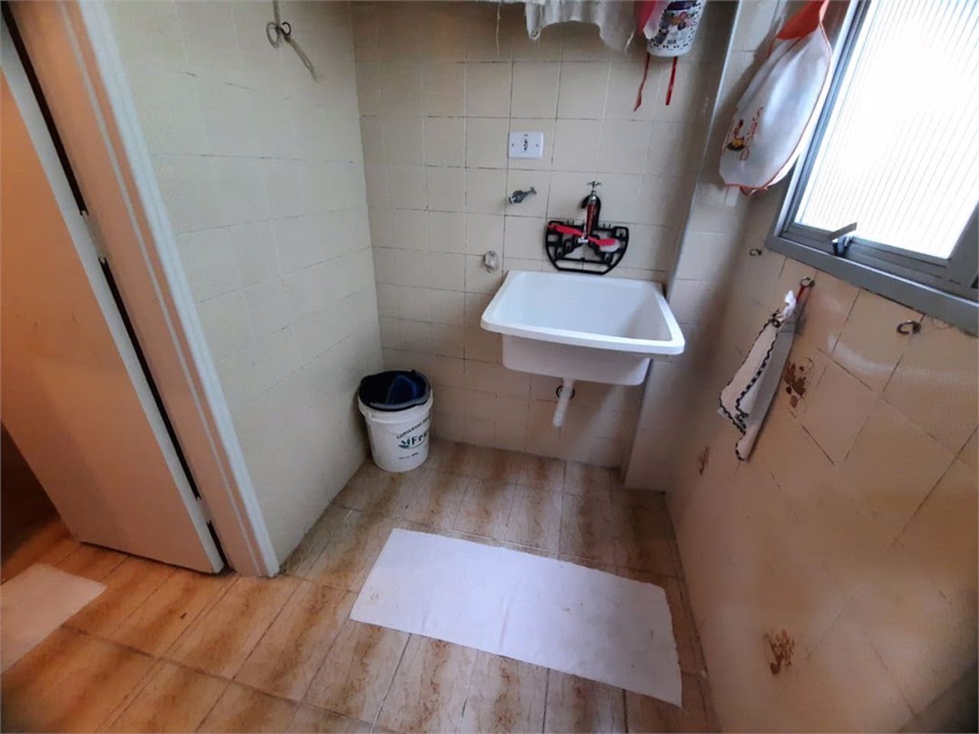 Apartamento com 2 dormitórios à venda na Enseada – 500 metros da praia
