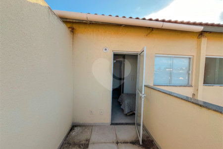 Casa à venda com 4 quartos, sendo 1 suíte, no condomínio Imperial Santa Cruz, Rio de Janeiro - RJ
