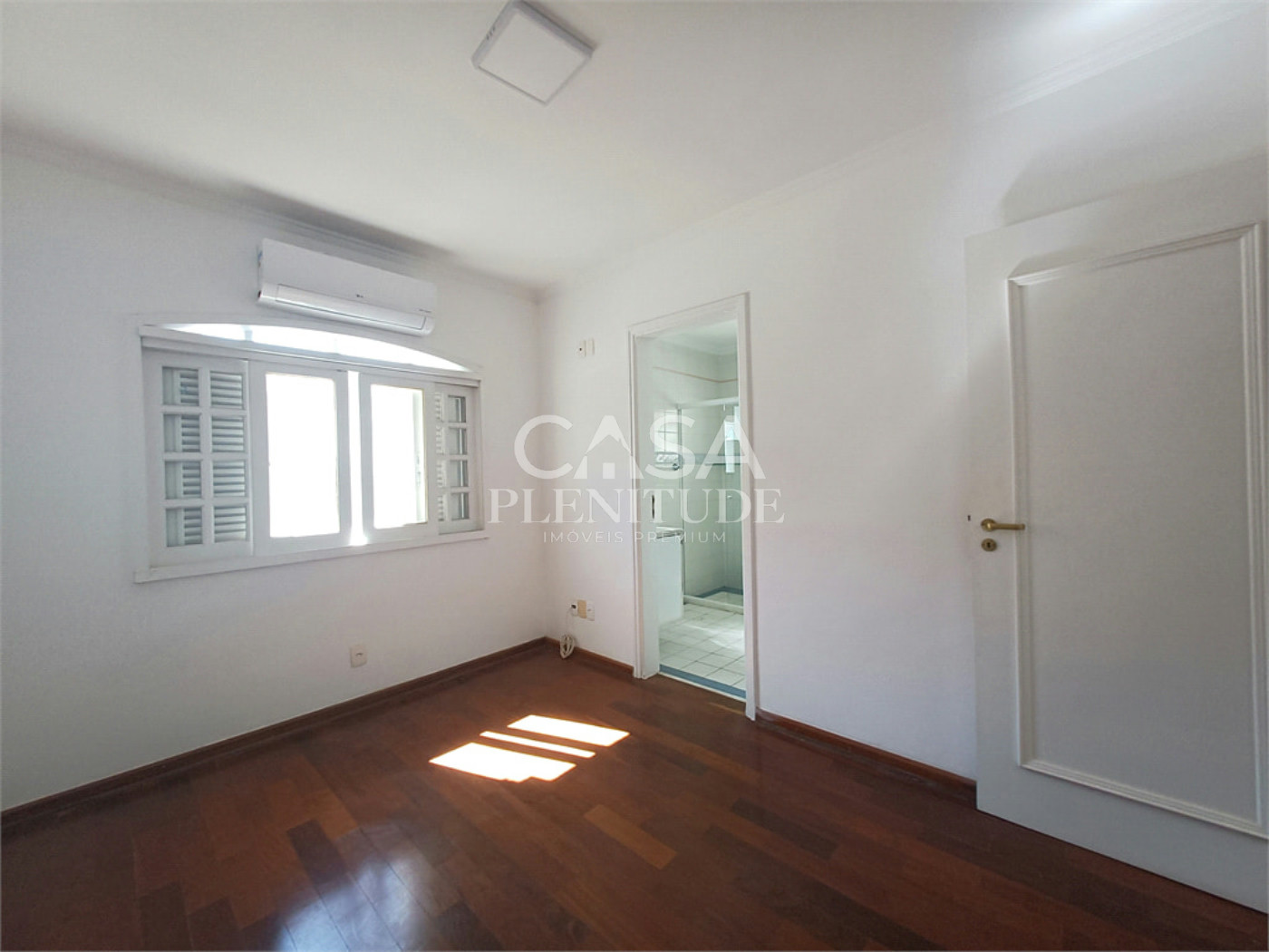Casa em condomínio à venda com 3 quartos, sendo 2 suítes, em Granja Olga Ii, Sorocaba, SP