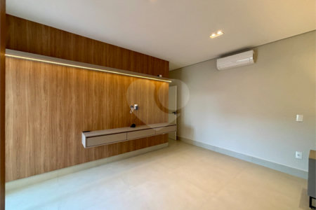 Casa à venda com 3 suítes no condomínio Residencial Dona Maria Candida, Indaiatuba - SP