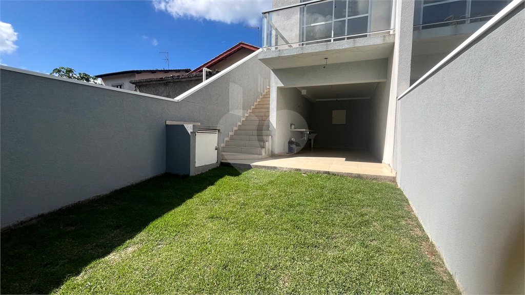 Sobrado à venda ou para alugar com 3 suítes em Vila Thais, Atibaia, SP