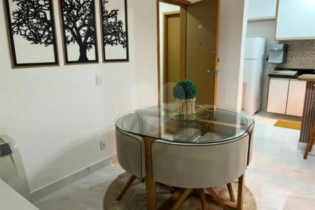 Apartamento à venda com 2 quartos, sendo 1 suíte, no Centro, Mongaguá, SP