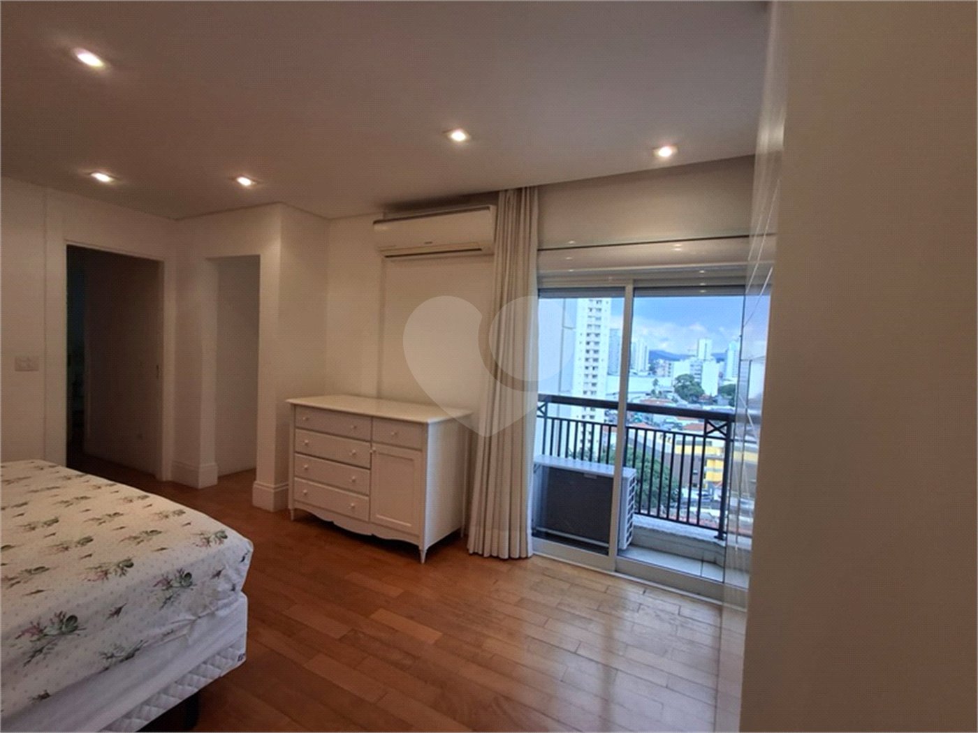 Apartamento à venda com 4 quartos, sendo 3 suítes, em Santana, São Paulo, SP