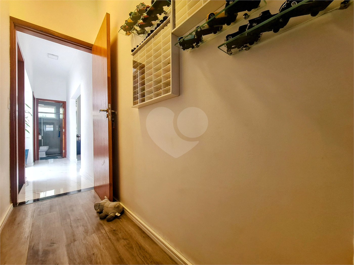 Casa à venda com 3 quartos, sendo 1 suíte, no condomínio Horto Florestal Iii, Sorocaba - SP