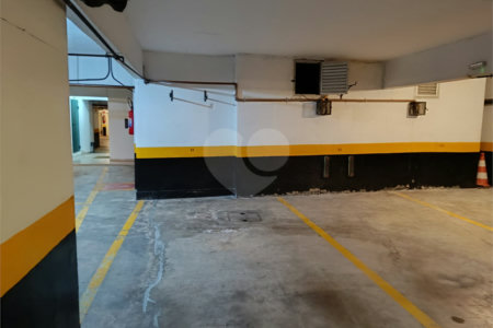 Apartamento à venda com 3 quartos, sendo 1 suíte, em Moema, São Paulo, SP