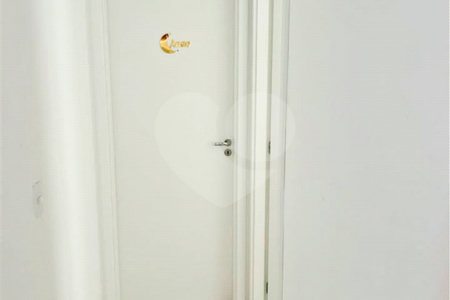 Apartamento à venda com 2 quartos em Vila Zat, São Paulo, SP