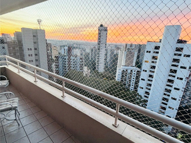 Apartamento à venda com 3 quartos, sendo 1 suíte,  em Morumbi, São Paulo, SP
