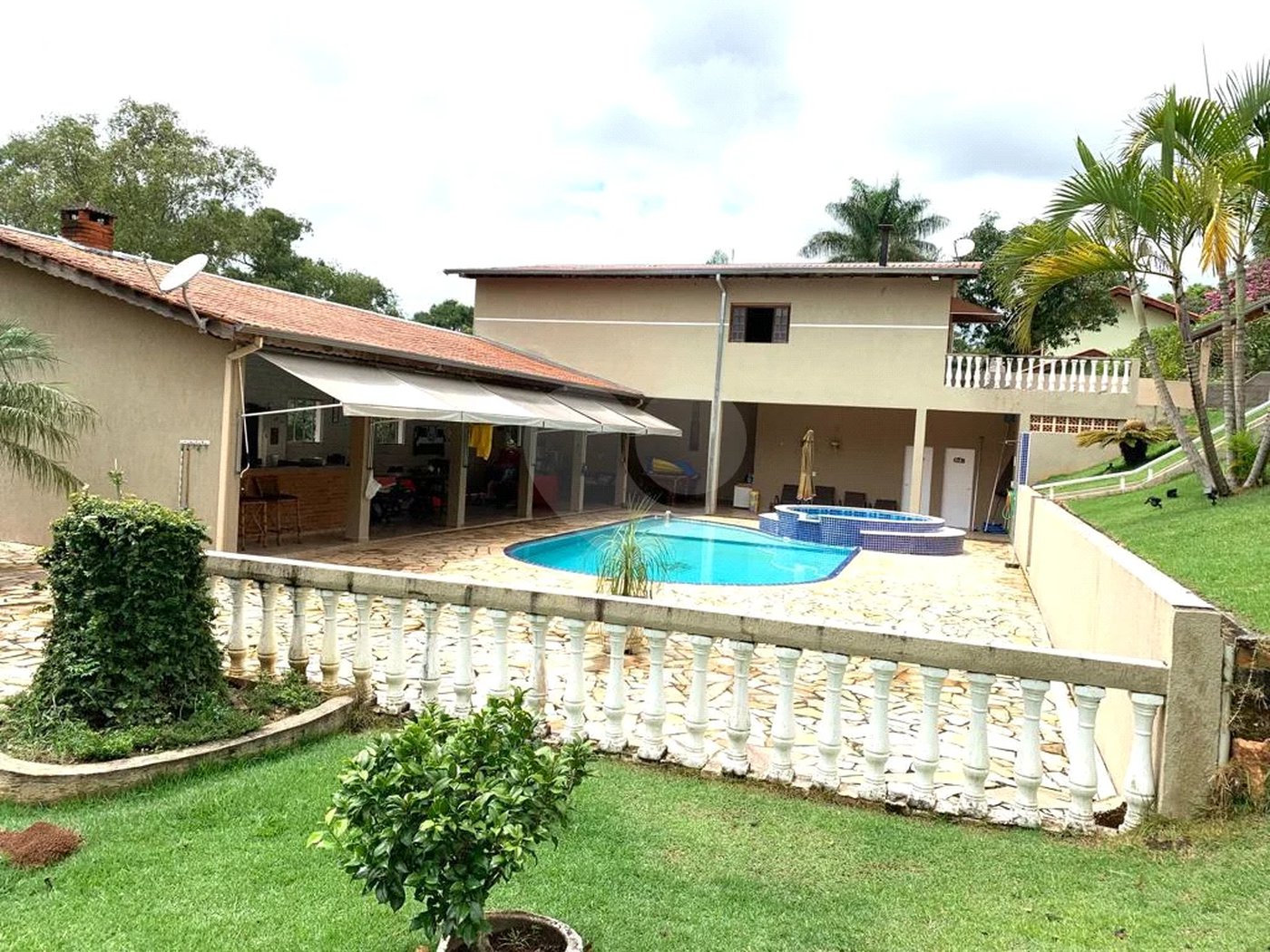 Casa à venda com 10 quartos, sendo 3 suítes, no condomínio Chácaras Campo Verde, Campo Limpo Paulista - SP