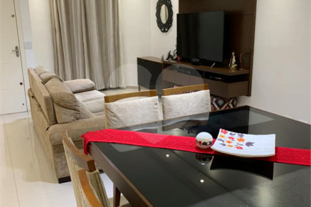 Sobrado à venda com 3 quartos, sendo 1 suíte,  em Vila Gumercindo, São Paulo, SP
