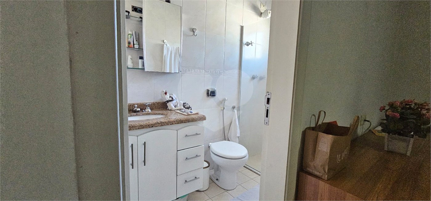 Sobrado à venda com 3 quartos, sendo 1 suíte,  em Vila Regente Feijó, São Paulo, SP