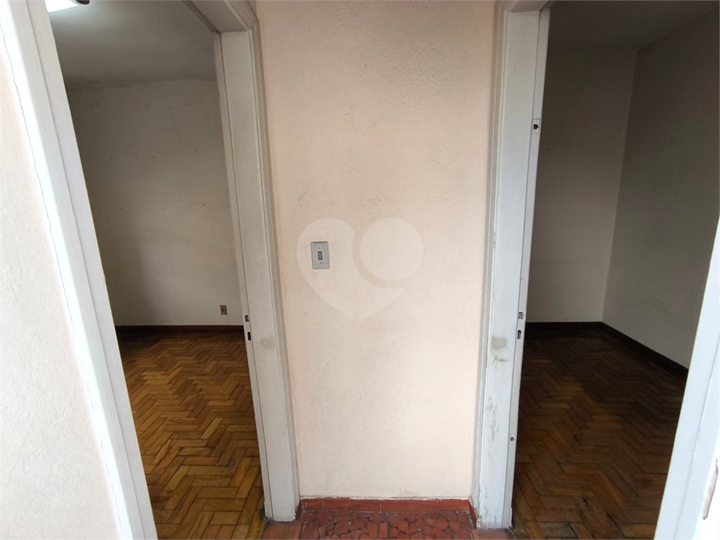 Sobrado à venda com 5 quartos, sendo 1 suíte, em Jardim Trussardi, São Paulo, SP